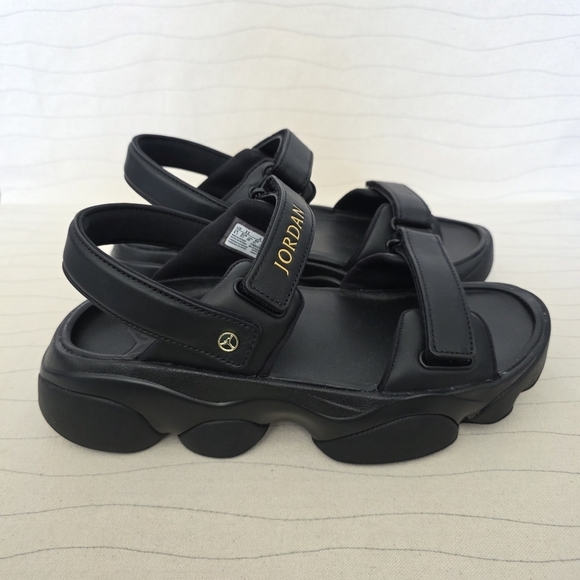 Nike Womens Jordan Deja Sandals Black Gold Shoes FN5036-001 Size 11 NEW - Picture 1 of 11